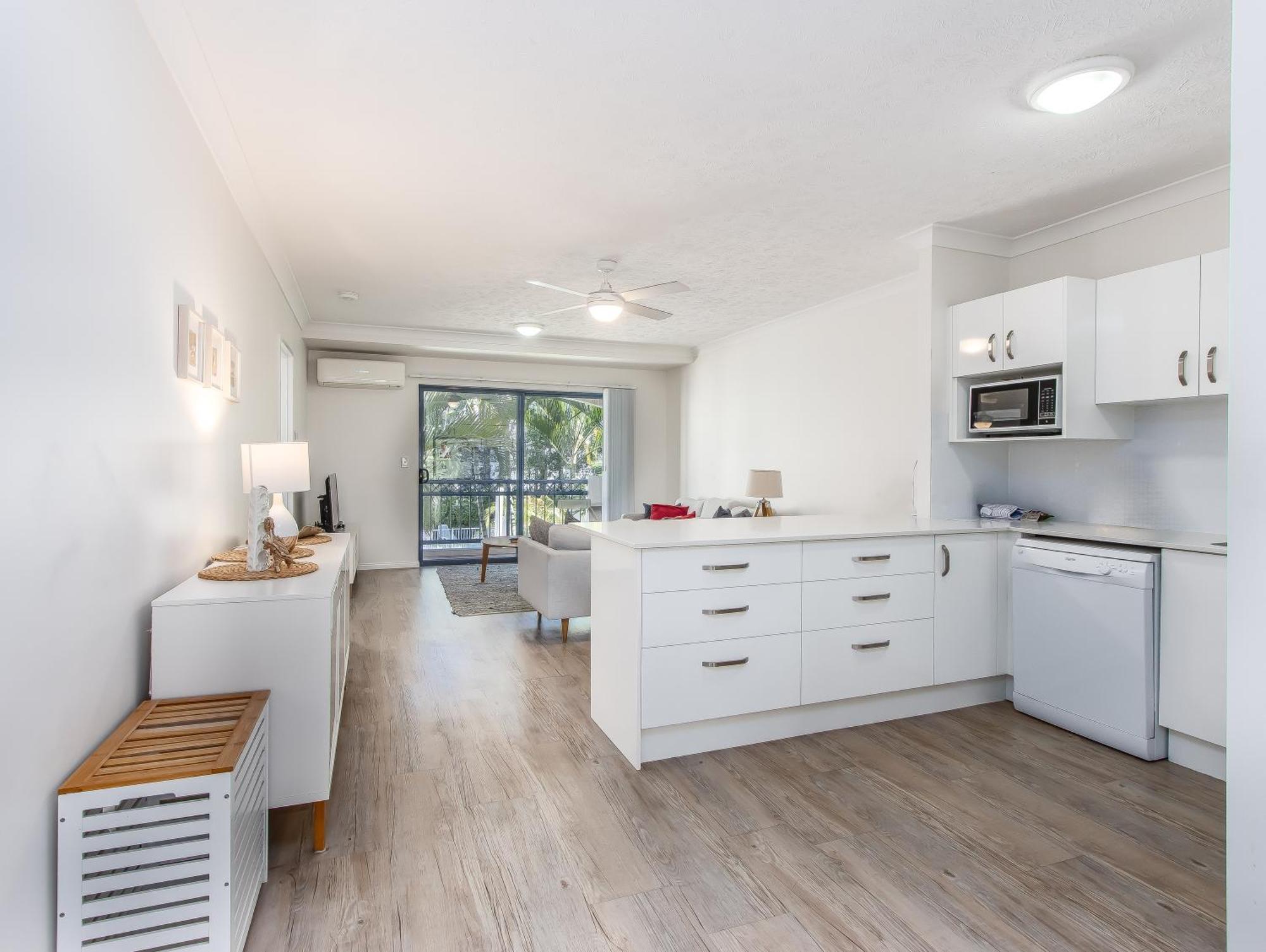 Bella Mare Coolangatta Beachside Apartments 골드코스트 외부 사진
