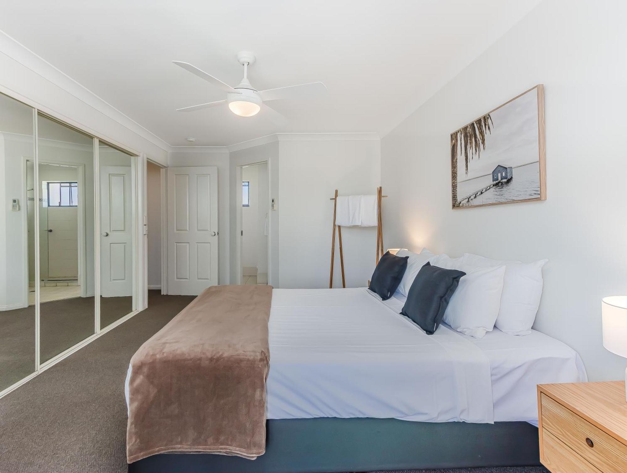 Bella Mare Coolangatta Beachside Apartments 골드코스트 외부 사진
