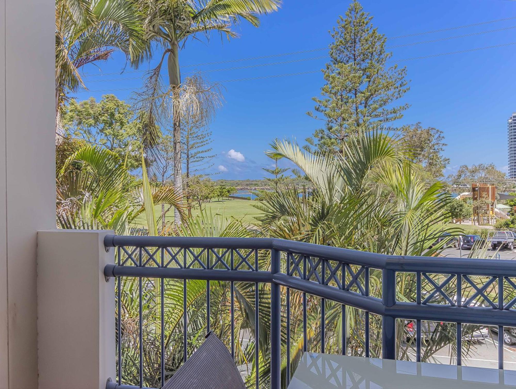 Bella Mare Coolangatta Beachside Apartments 골드코스트 외부 사진