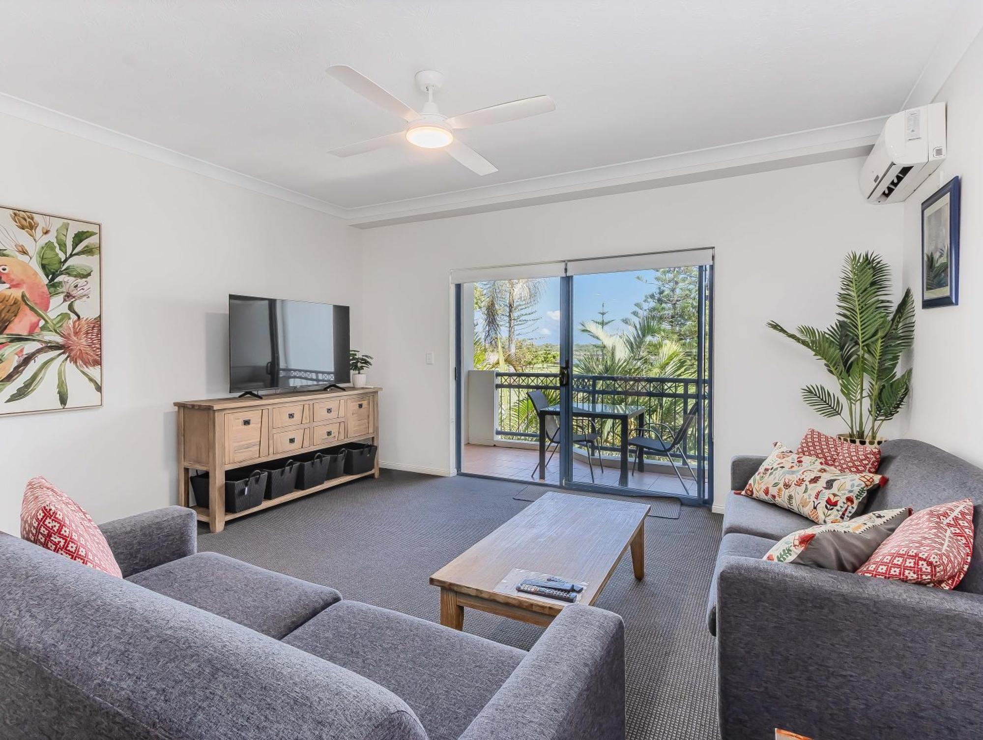 Bella Mare Coolangatta Beachside Apartments 골드코스트 외부 사진