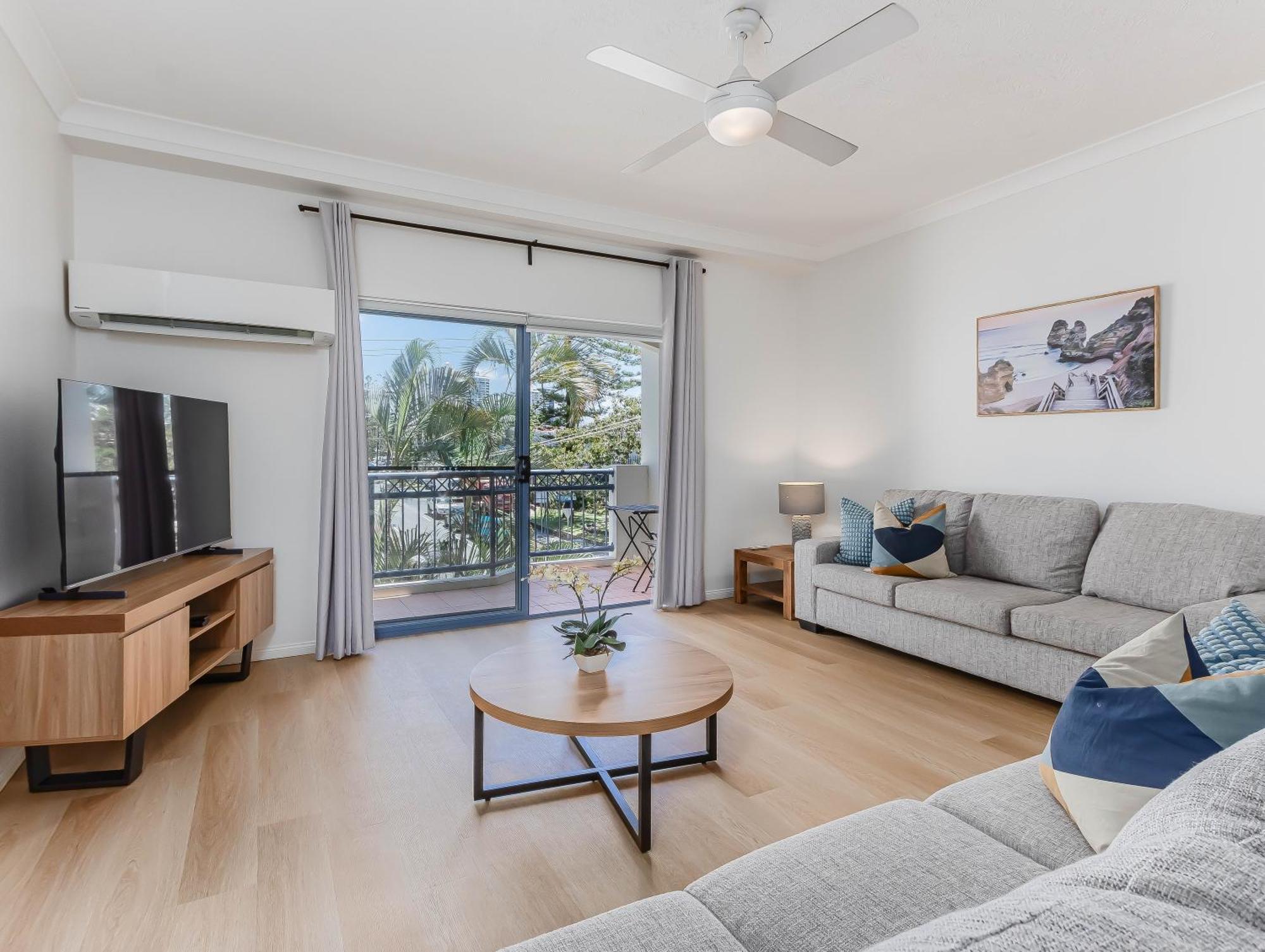 Bella Mare Coolangatta Beachside Apartments 골드코스트 외부 사진