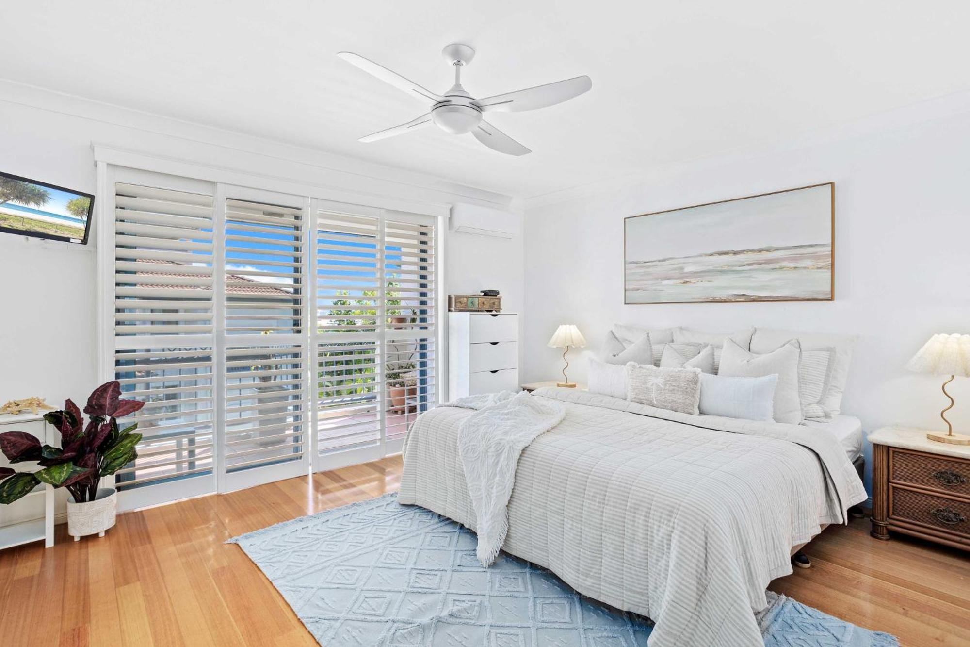 Bella Mare Coolangatta Beachside Apartments 골드코스트 외부 사진