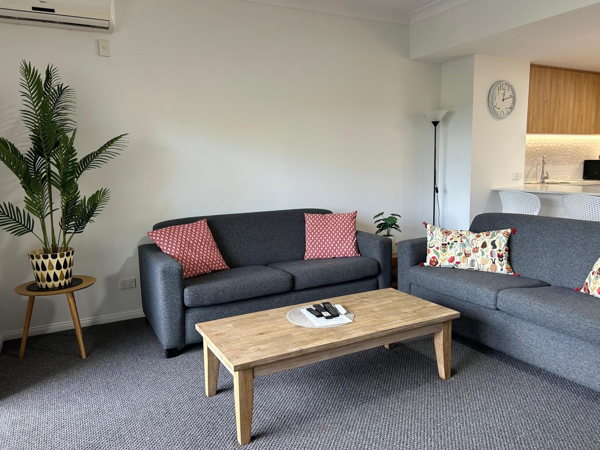 Bella Mare Coolangatta Beachside Apartments 골드코스트 외부 사진