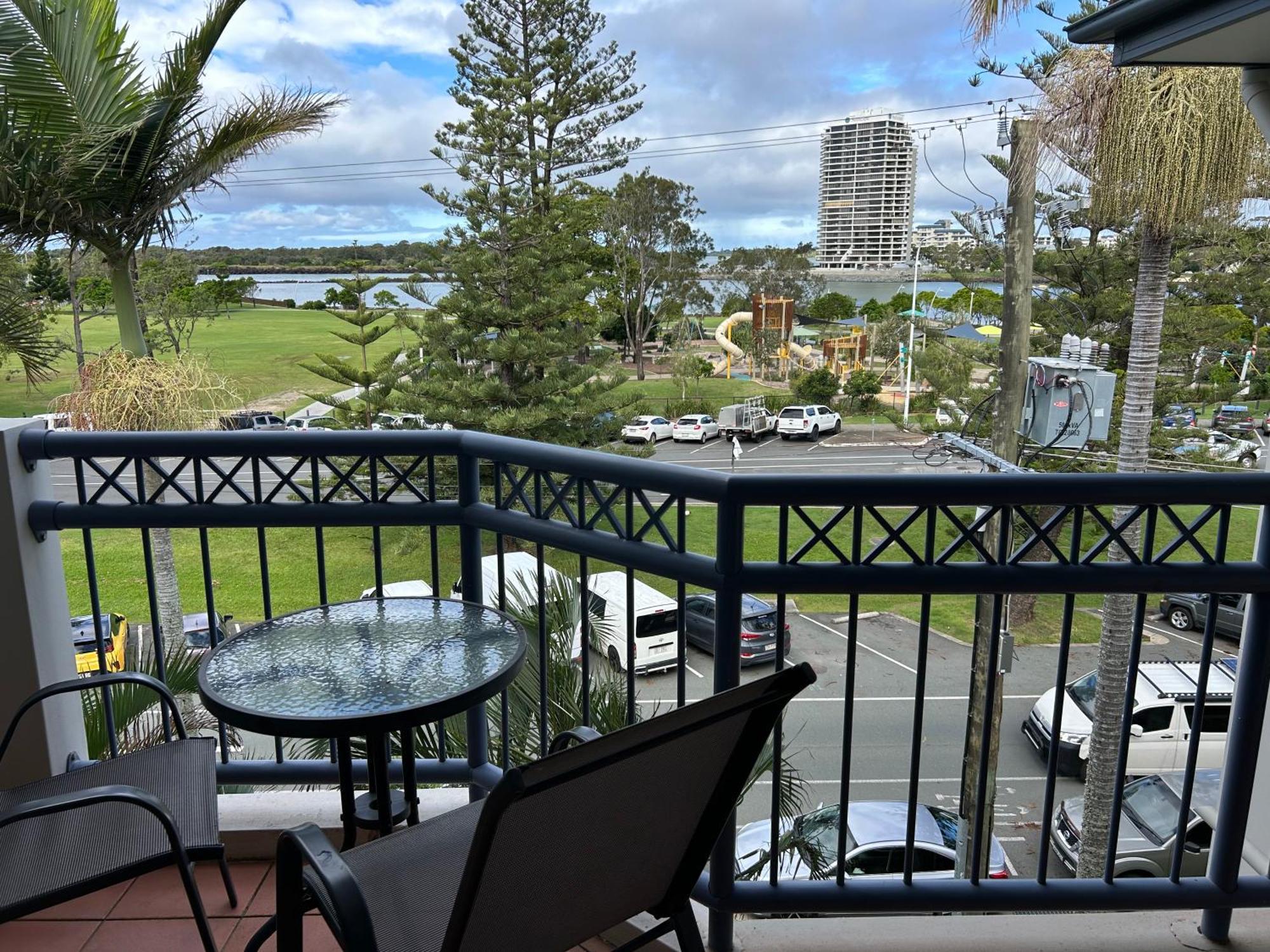 Bella Mare Coolangatta Beachside Apartments 골드코스트 외부 사진