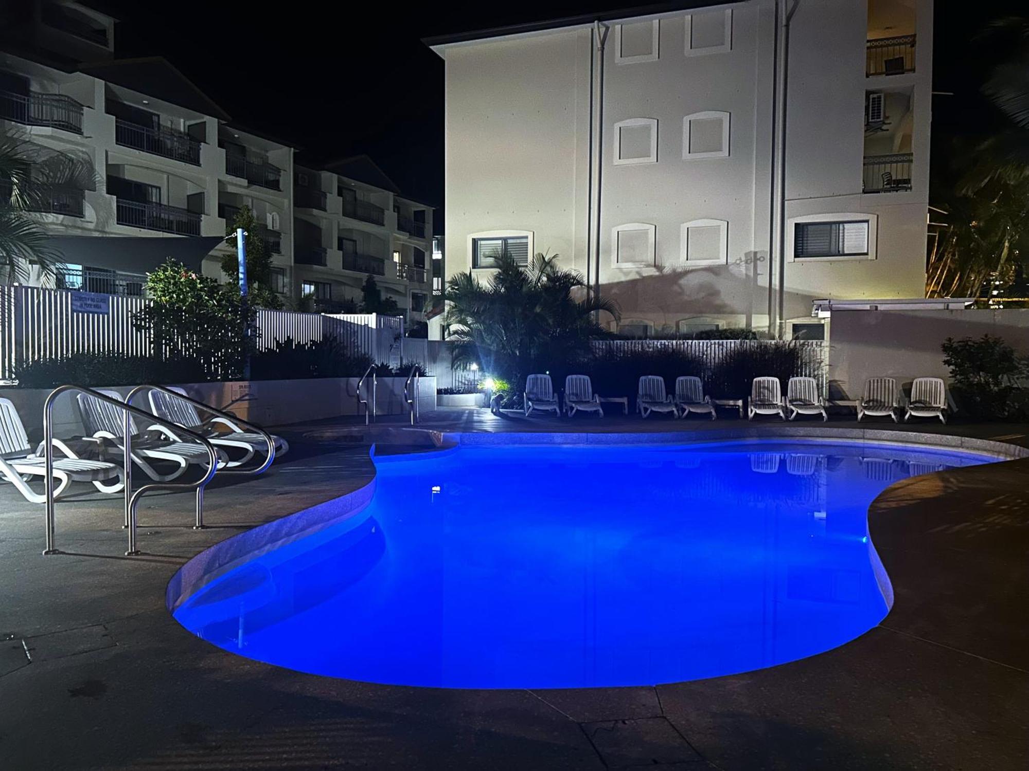 Bella Mare Coolangatta Beachside Apartments 골드코스트 외부 사진